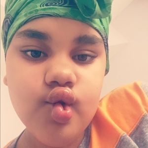 Meet your Posher, Aariona